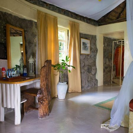 Mbweha Camp Lake Nakuru Elmenteita Buitenkant foto