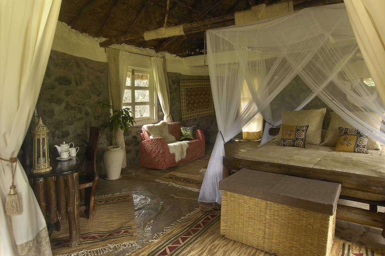 Mbweha Camp Lake Nakuru Elmenteita Buitenkant foto