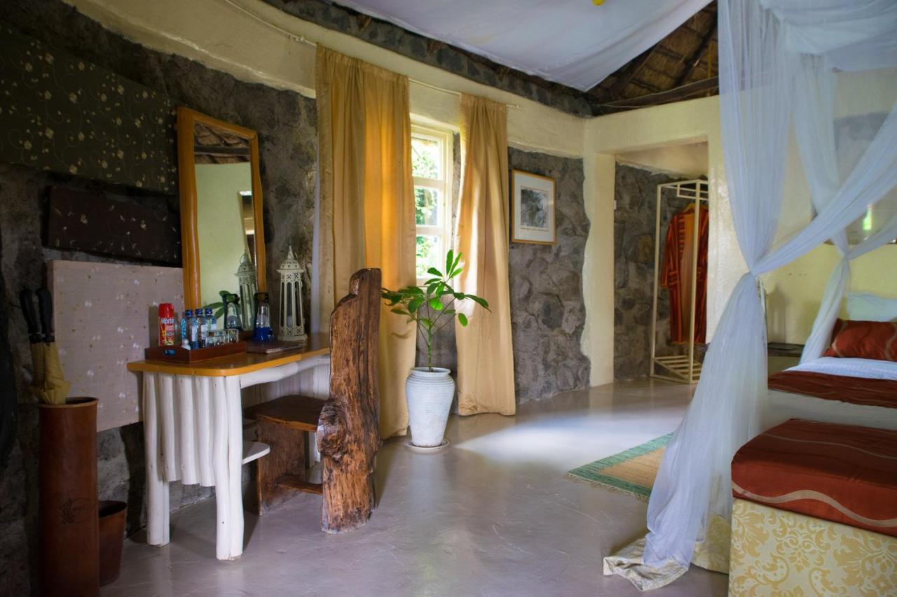 Mbweha Camp Lake Nakuru Elmenteita Buitenkant foto